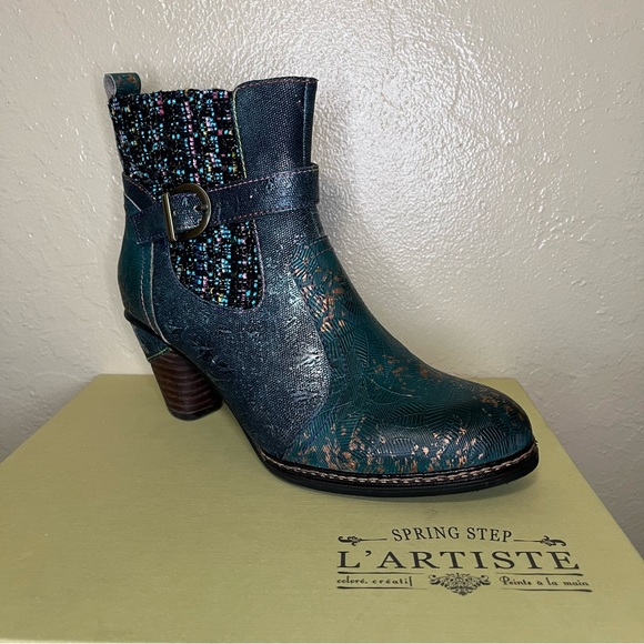 L'Artiste Spring Step Nancies Booties Floral Leather Ankle
Boots Sz 38 | 7.5-8 - Picture 4 of 8